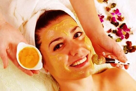 Mask with honey implant